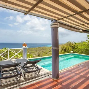 https://villa-coral-breeze.comcaribbean.com